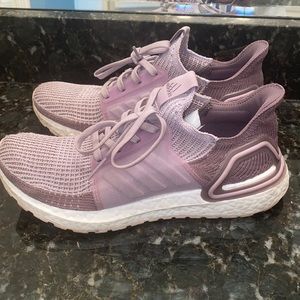 SOLD OUT purple ULTRABOOST 19 SHOES